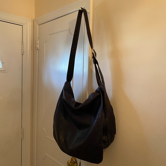 Vintage Black Leather Messenger Bag - Picture 8 of 13